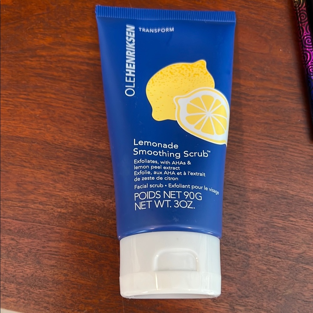 OLEHENRIKSEN Lemonade Smoothing Scrub - Blue